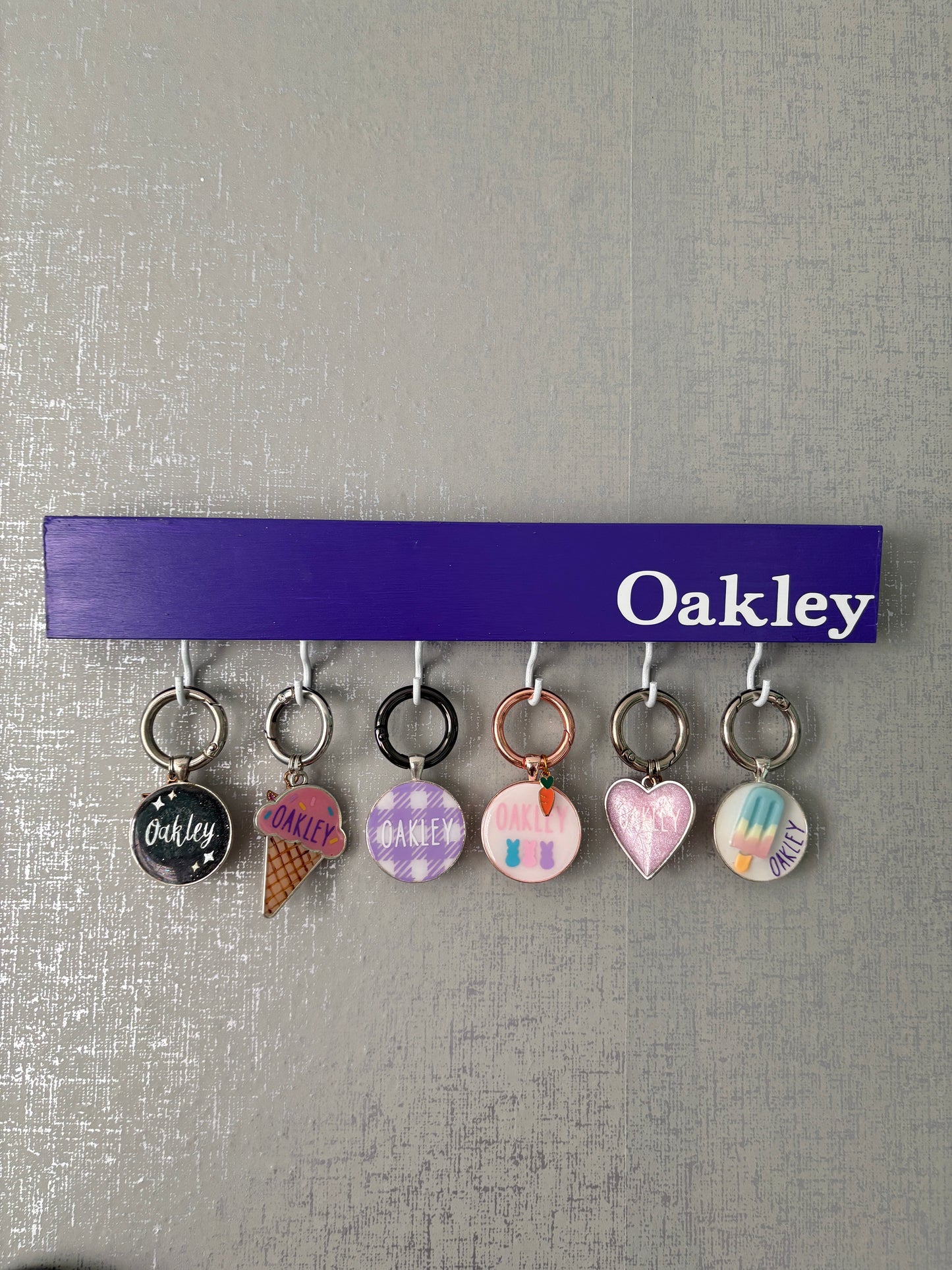 Hanging Tag Holder